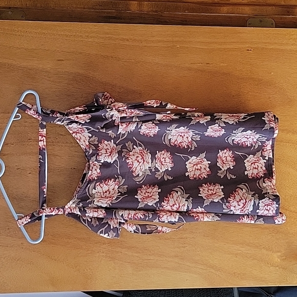 Amaryllis Tank Top - Picture 2 of 5